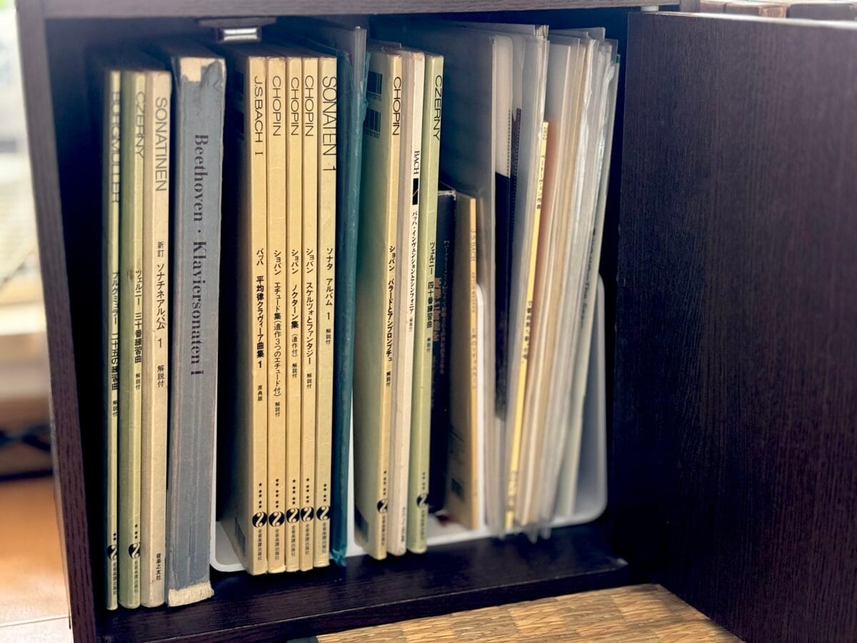 【ダイソー】ブックスタンドが凄いってウワサ♡見せる収納から意外な活用法も