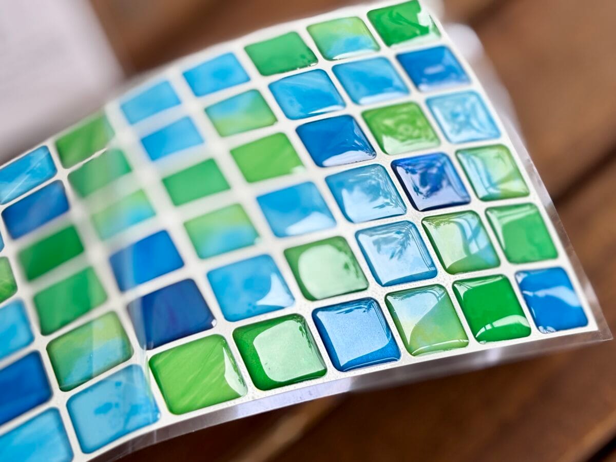 【ダイソー】はシールの宝庫！かわいい名前シールやおしゃれホログラムも♡