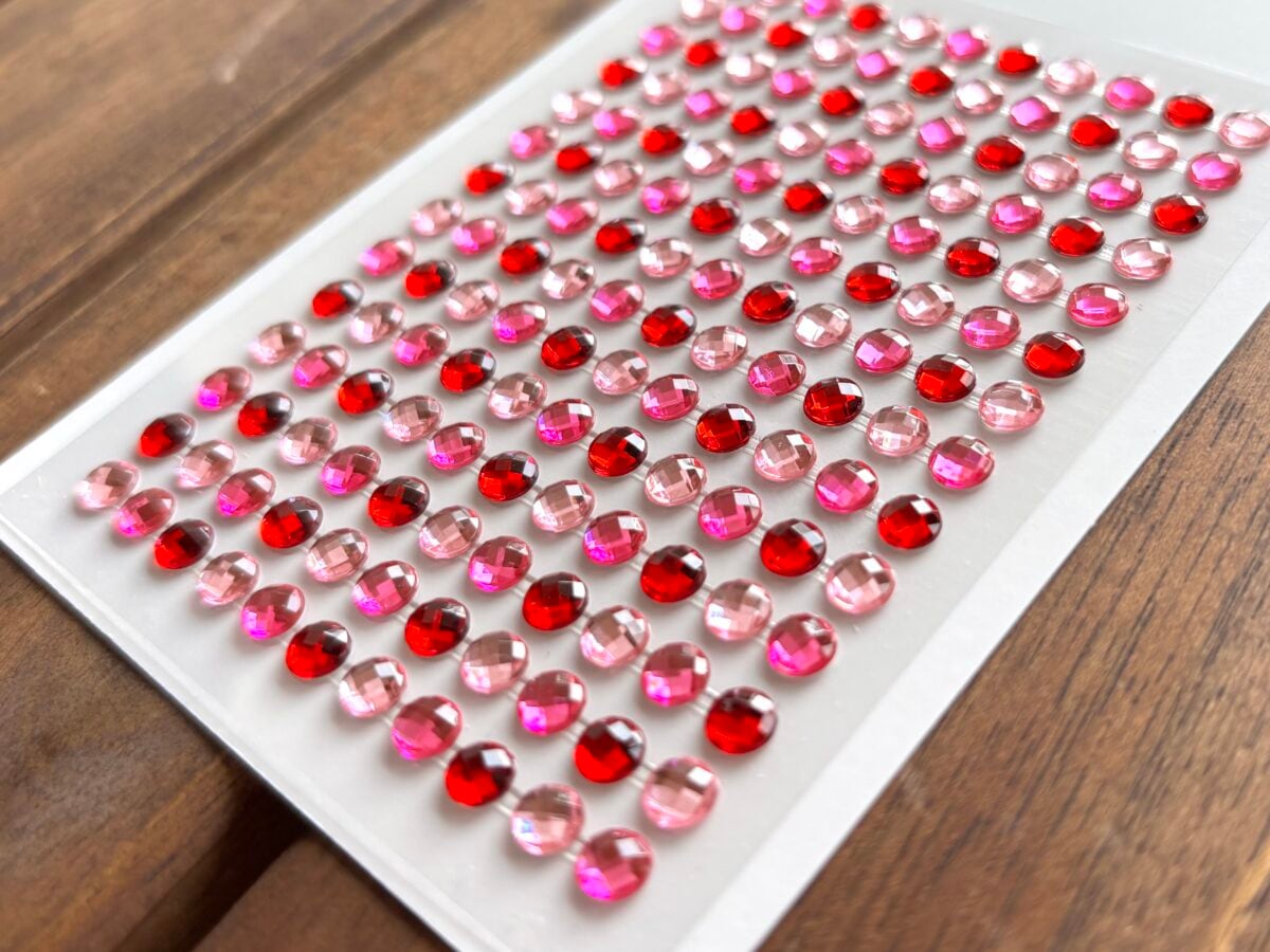 【ダイソー】はシールの宝庫！かわいい名前シールやおしゃれホログラムも♡