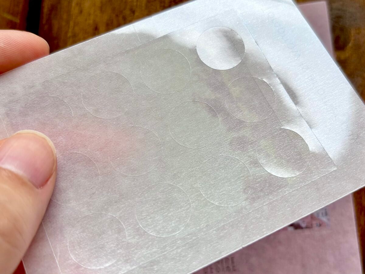 【ダイソー】はシールの宝庫！かわいい名前シールやおしゃれホログラムも♡