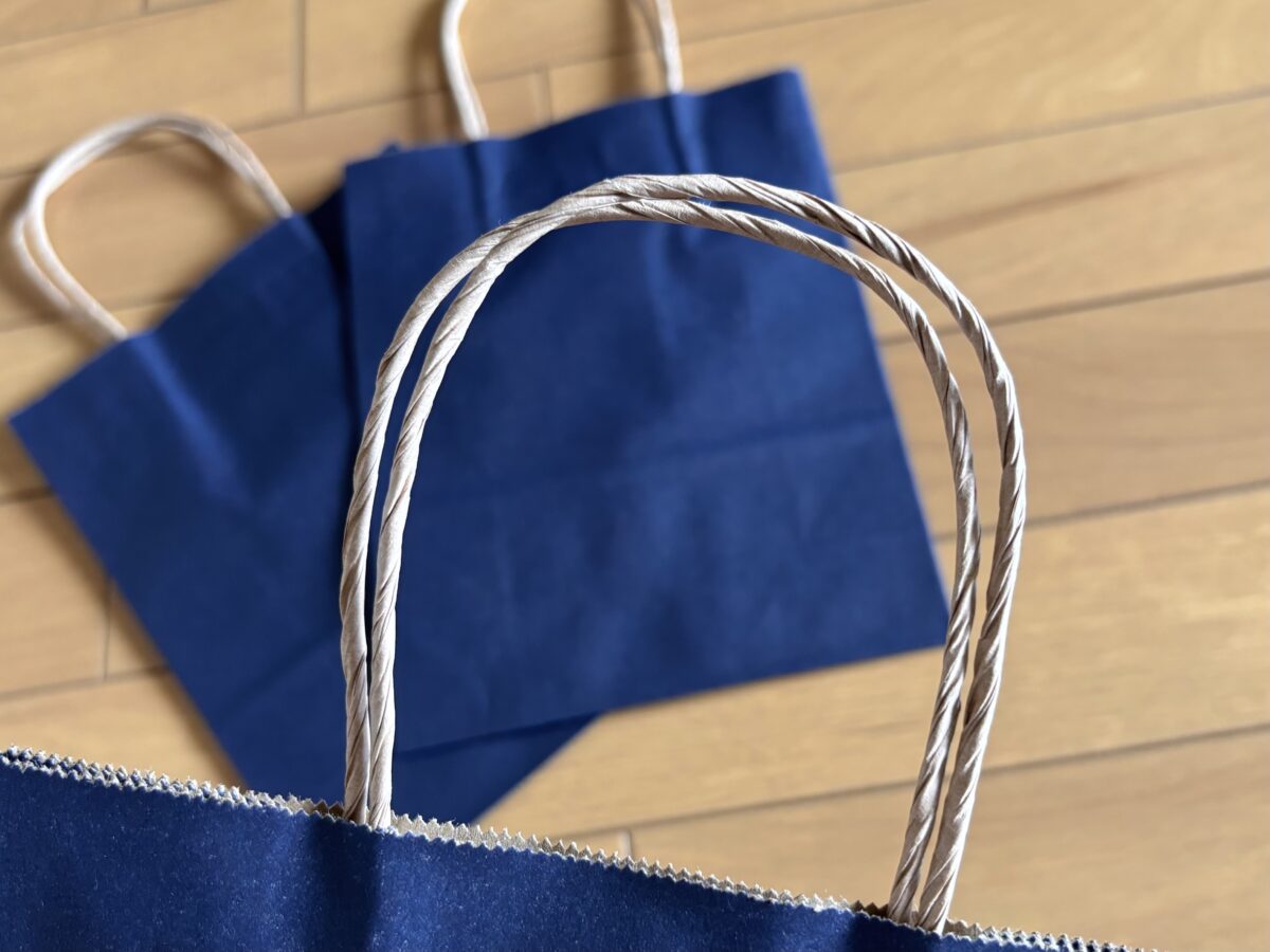 【ダイソー】おしゃれ紙袋7選！取っ手なしや小さめ・大きめなど種類豊富で迷っちゃう♡