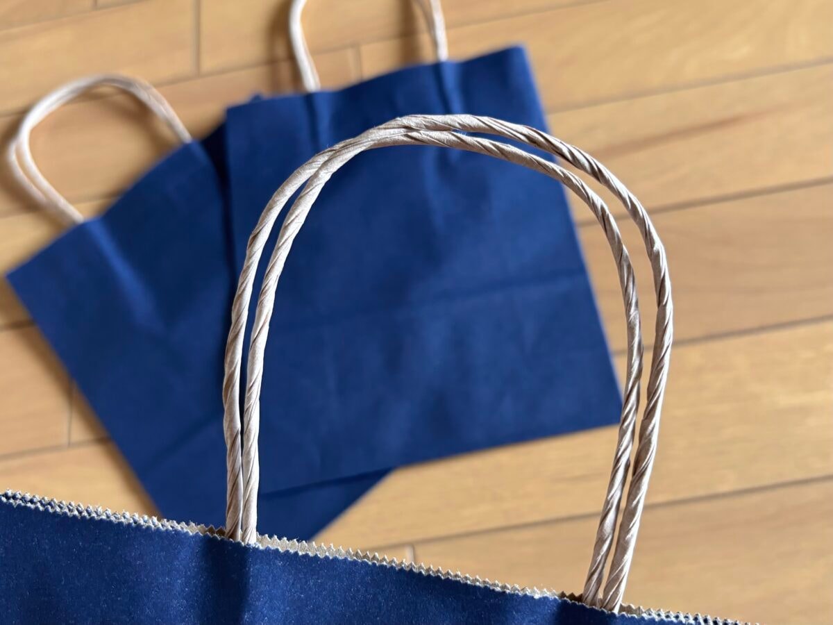 【ダイソー】おしゃれ紙袋7選!取っ手なしや小さめ・大きめなど種類豊富で迷っちゃう♡