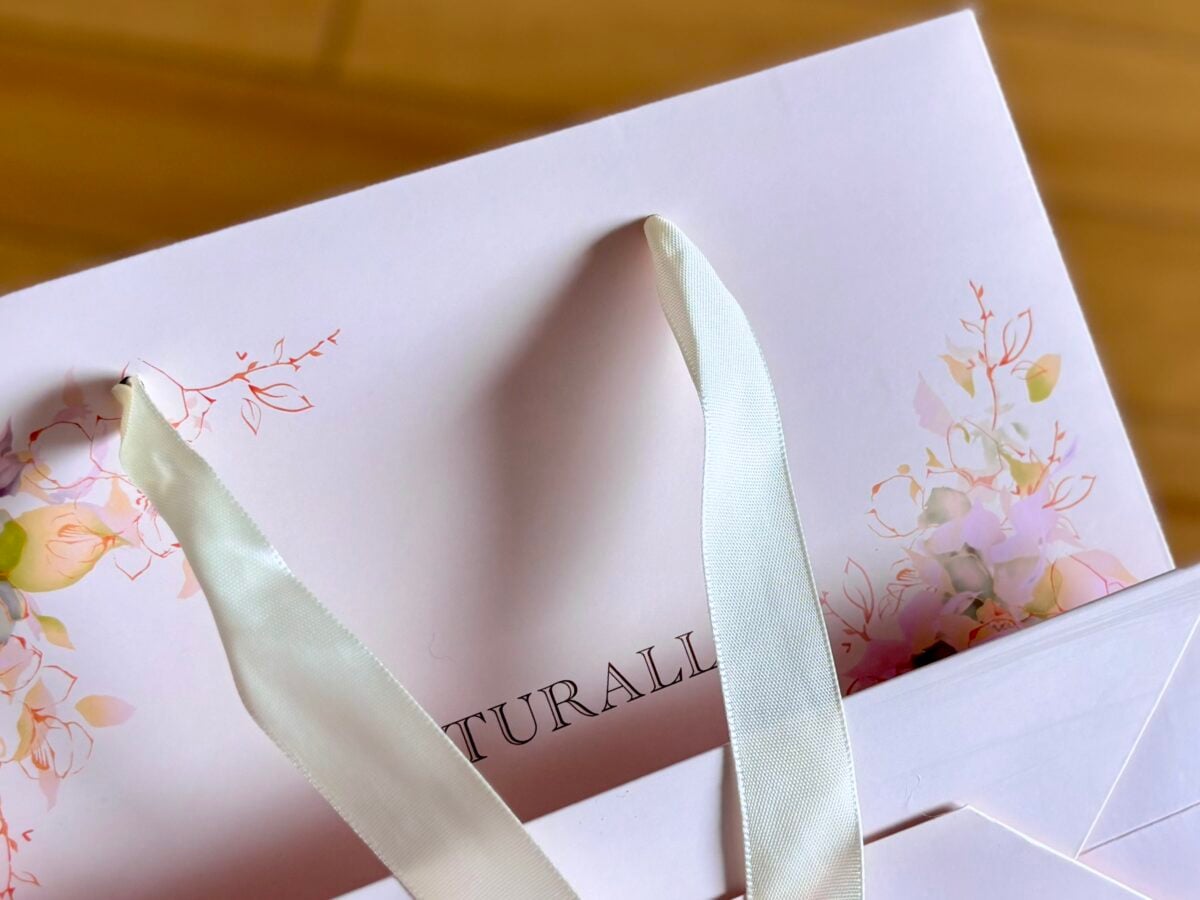 【ダイソー】おしゃれ紙袋7選!取っ手なしや小さめ・大きめなど種類豊富で迷っちゃう♡