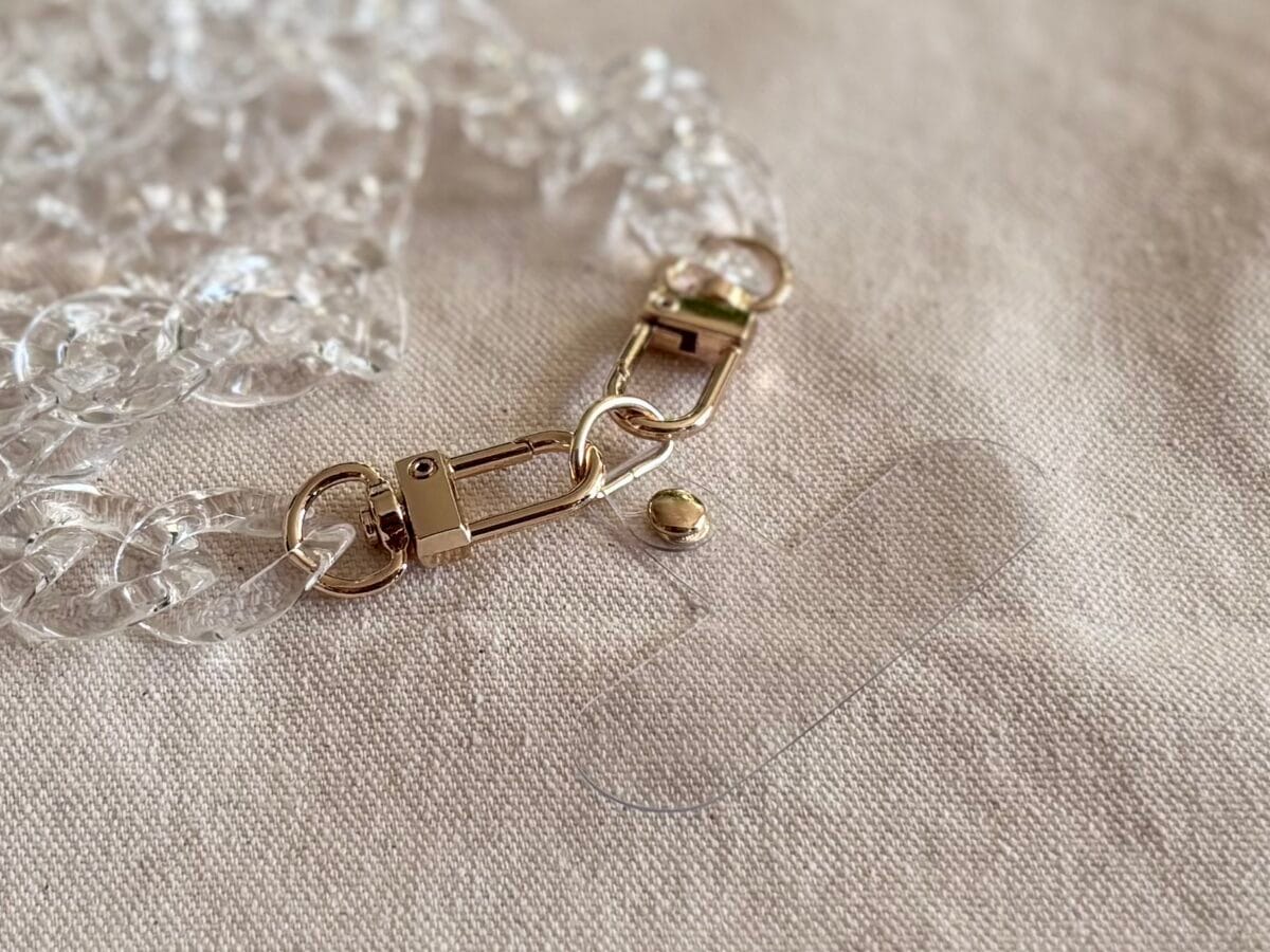 【ダイソー】スマホショルダーが可愛すぎ♡長さやシートの形状も徹底比較!