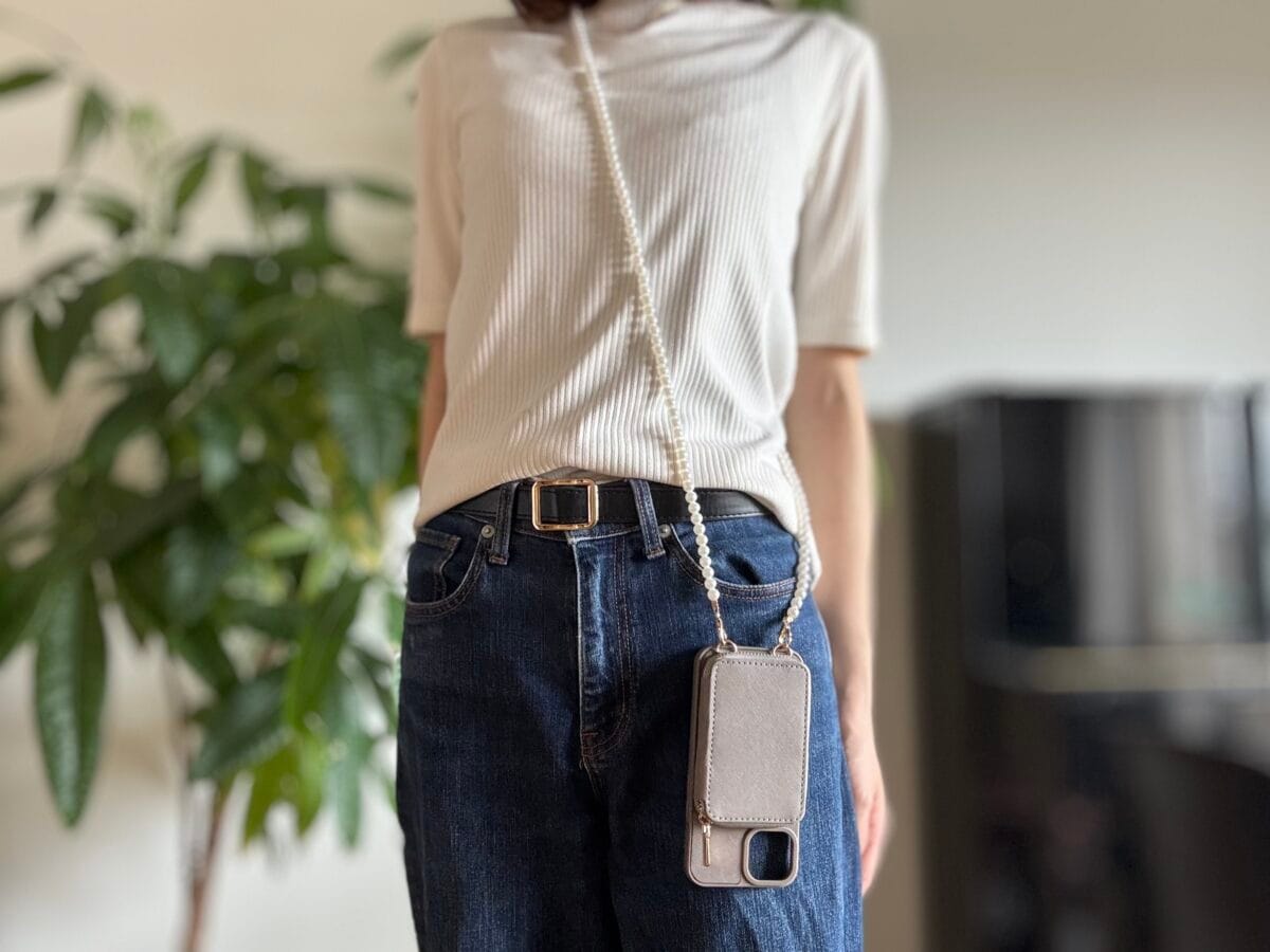 【ダイソー】スマホショルダーが可愛すぎ♡長さやシートの形状も徹底比較!