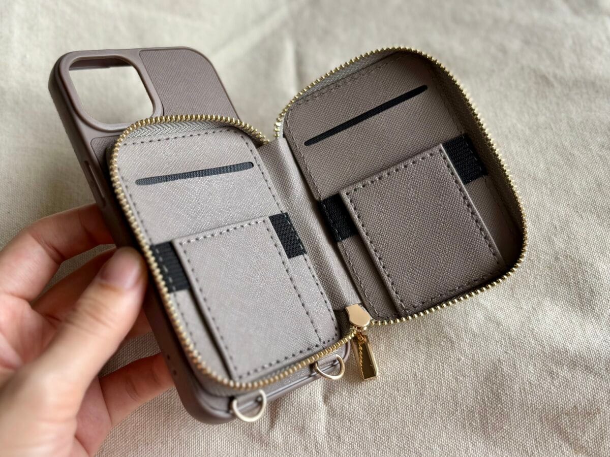 【ダイソー】スマホショルダーが可愛すぎ♡長さやシートの形状も徹底比較!