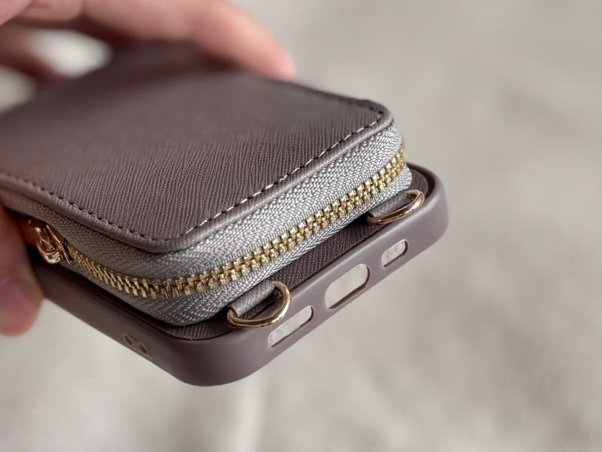 【ダイソー】スマホショルダーが可愛すぎ♡長さやシートの形状も徹底比較!