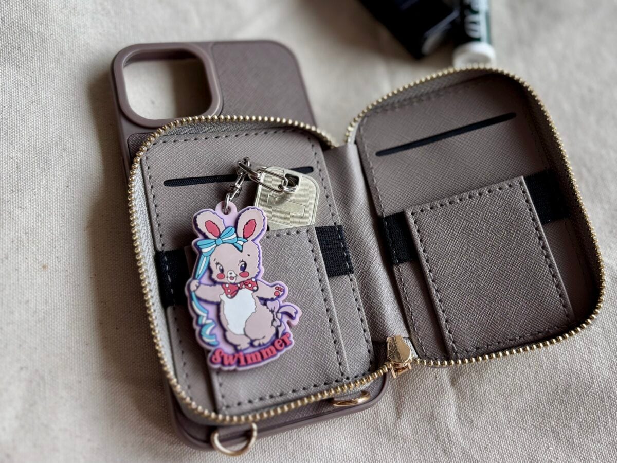 【ダイソー】スマホショルダーが可愛すぎ♡長さやシートの形状も徹底比較！