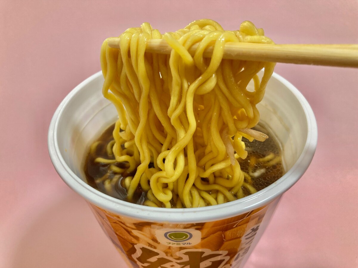 「これは美味しい！」「濃厚で香りも良い！」【ファミマ】名店監修の濃厚正油ラーメン