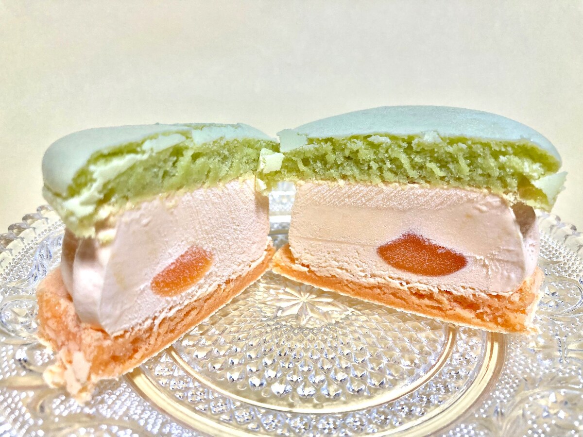 「頬張るの幸せ!」「メロンソースが最高!」【セブン】見た目も可愛い新作アイス