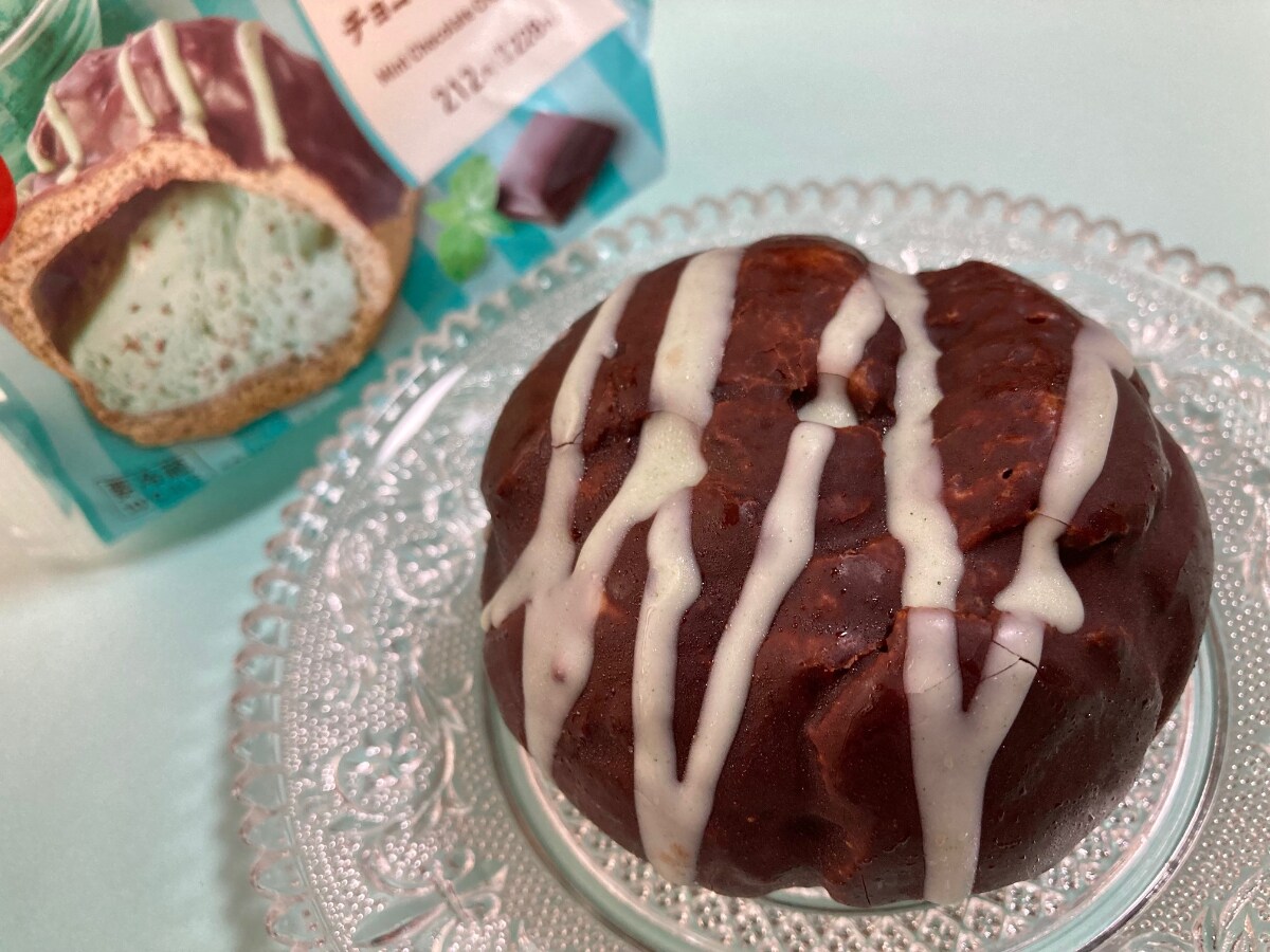 「これは好きなやつ！」「リピします！」【ファミマ】クリームのたっぷり感がたまらないチョコミントシュー