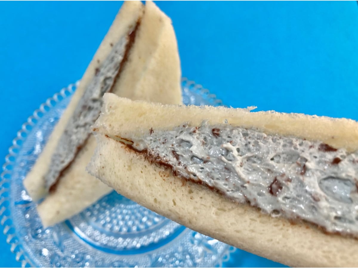 「想像よりもパンに合う！」「すごく美味しかった！」【ファミマ】チョコミントのサンドイッチ