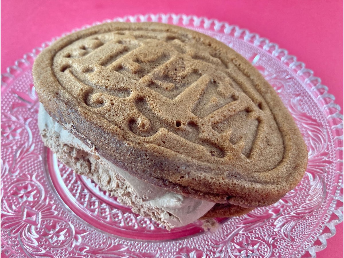 「クリーム欲が満たされる！」「満足度高し！」【ファミマ】ふわっふわのクリームワッフル