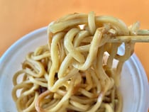 ボリューム感がヤバいぞ！ワサビが決め手！【ファミマ】がっつり系まぜ麺