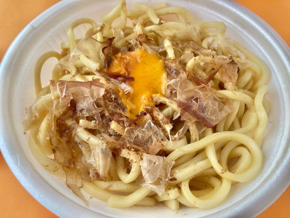 ボリューム感がヤバいぞ!ワサビが決め手!【ファミマ】がっつり系まぜ麺