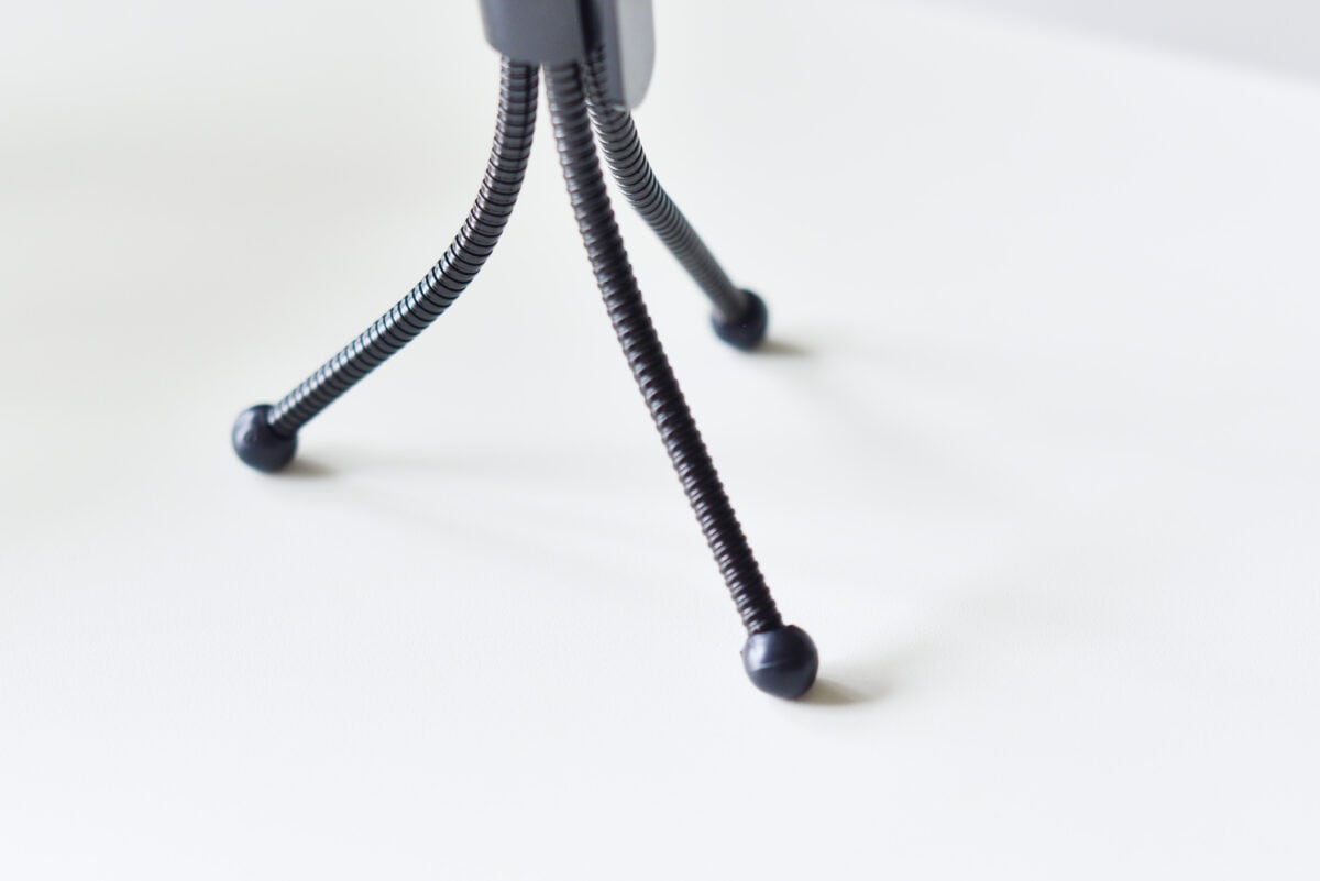 【ダイソー】スマホスタンドおすすめ6選!買って正解はコレ