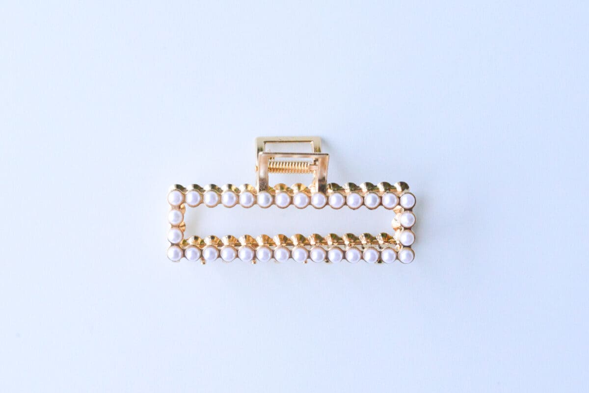 ダイソーのヘアクリップおすすめ7選|かわいいミニや大きいものも紹介