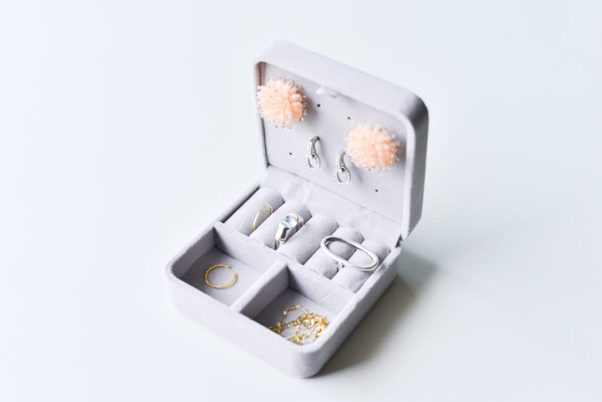 【ダイソー】アクセサリーケースが優秀！透明引き出しを使ったものも紹介