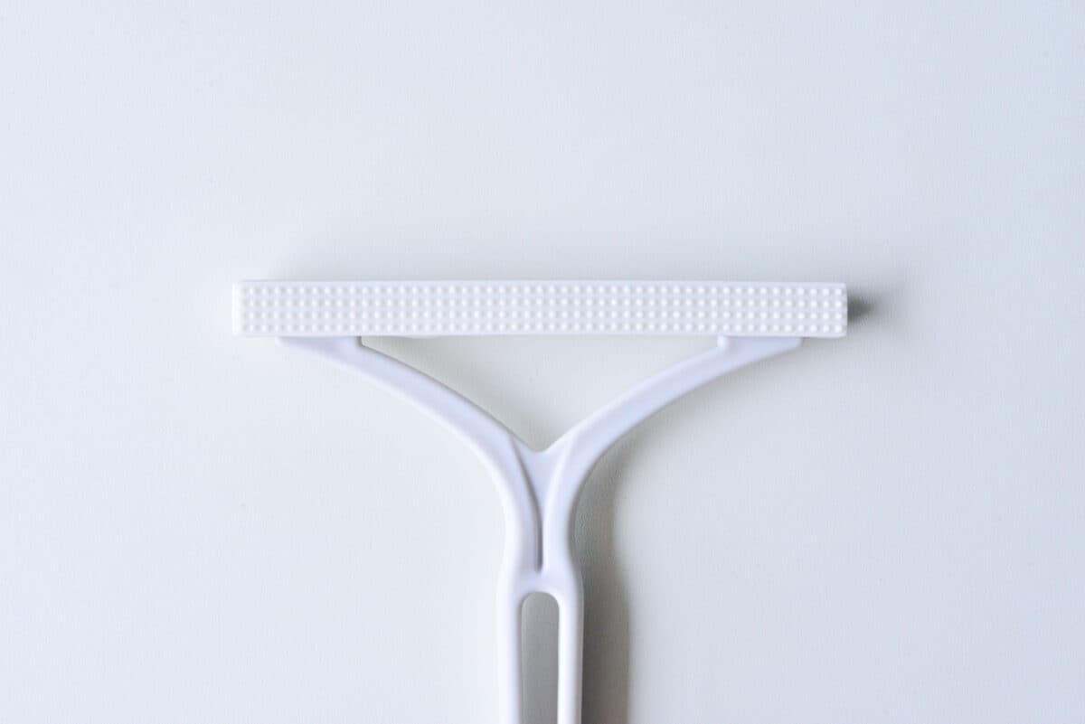 ダイソーのT字毛玉取りが超優秀！電動との比較も