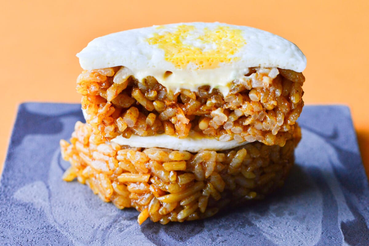 「ガチでおいしいので超おすすめ」【セブン】ビジュ爆発のおむすび登場!