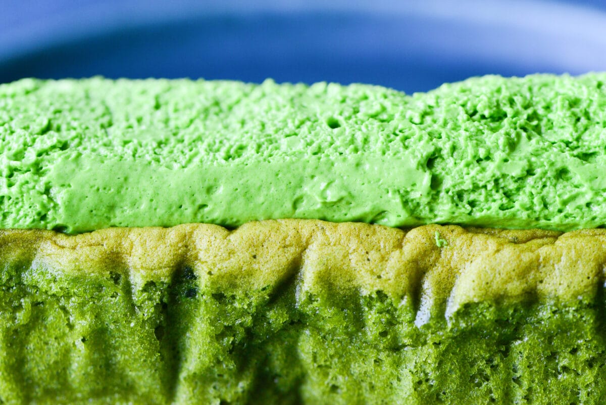 「食べ終わるのが寂しい」【ローソン】新食感のシフォンケーキが美味♪