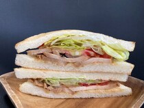 「ずっと売って」「バランス完璧」【ファミマ】名店監修でクオリティ高すぎ