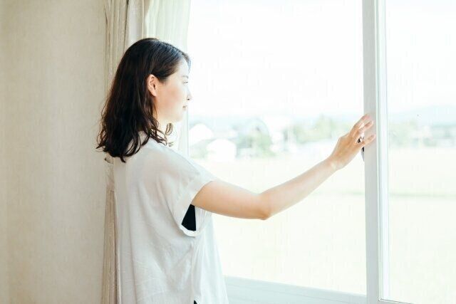 「少しでも節約しながら部屋を冷やしたい！」気象予報士が夏に注目する「窓の方角」とは