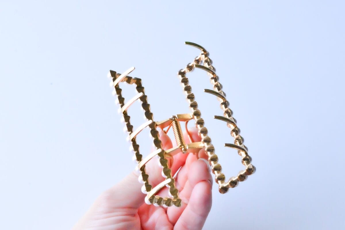 ダイソーのヘアクリップおすすめ7選|かわいいミニや大きいものも紹介