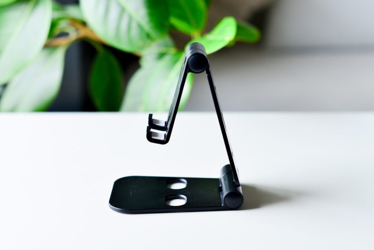 【ダイソー】スマホスタンドおすすめ6選！買って正解はコレ