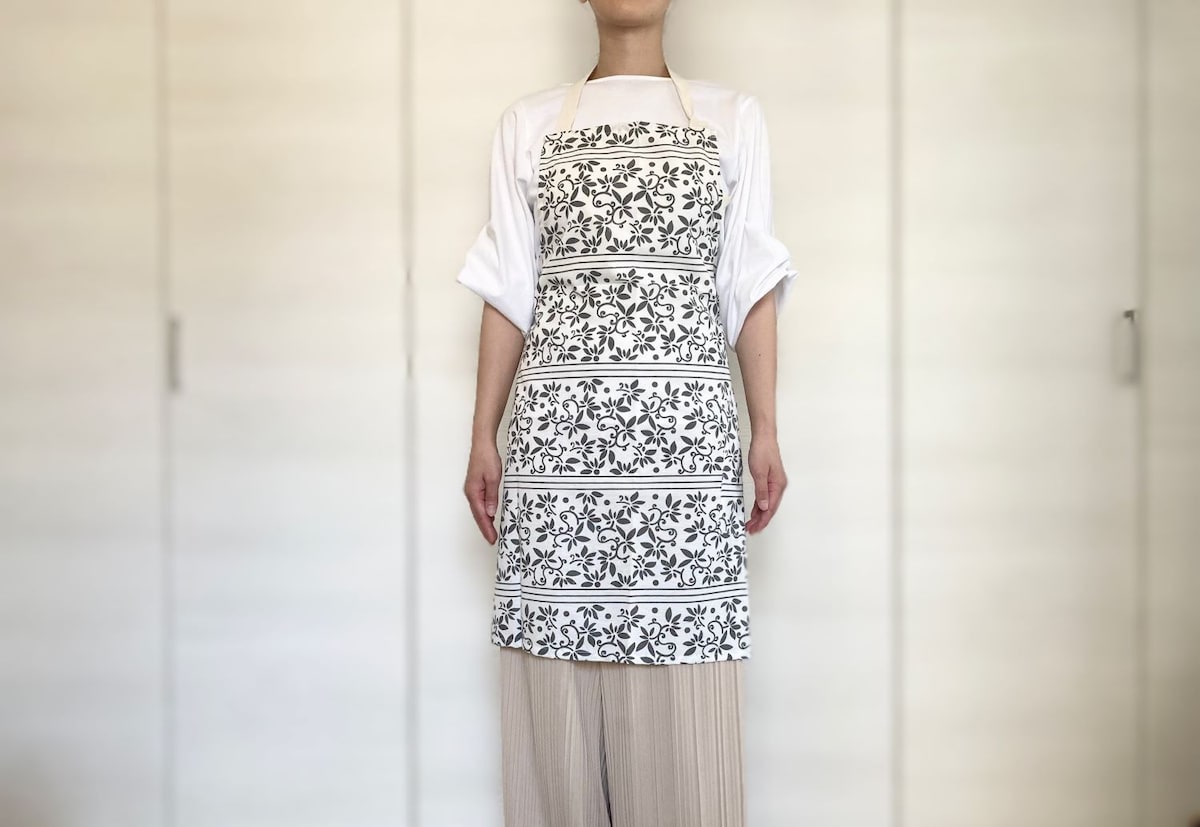 ダイソーの人気エプロン3種を比較!介護用や子供用は売ってる?