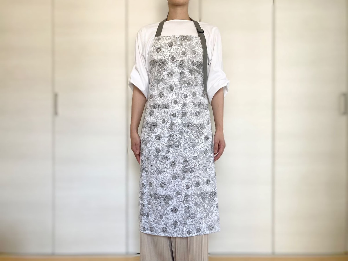 ダイソーのエプロン3種を比較!介護用や子供用は売ってる?