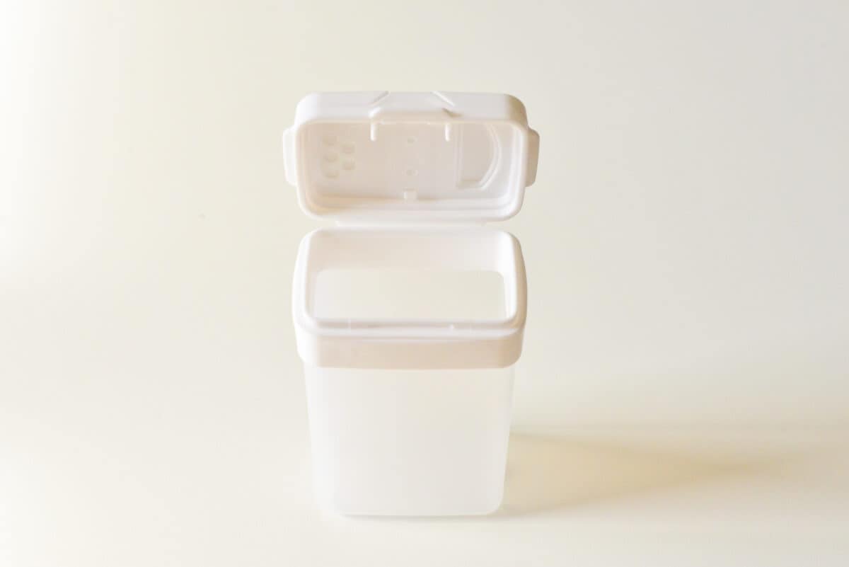 ダイソーの調味料入れがおすすめ！便利なワンタッチやキャンプ用も紹介