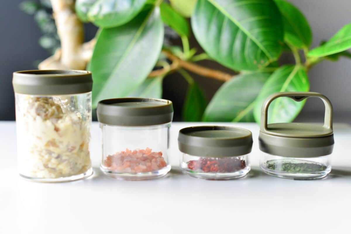 ダイソーの調味料入れがおすすめ!便利なワンタッチやキャンプ用も紹介