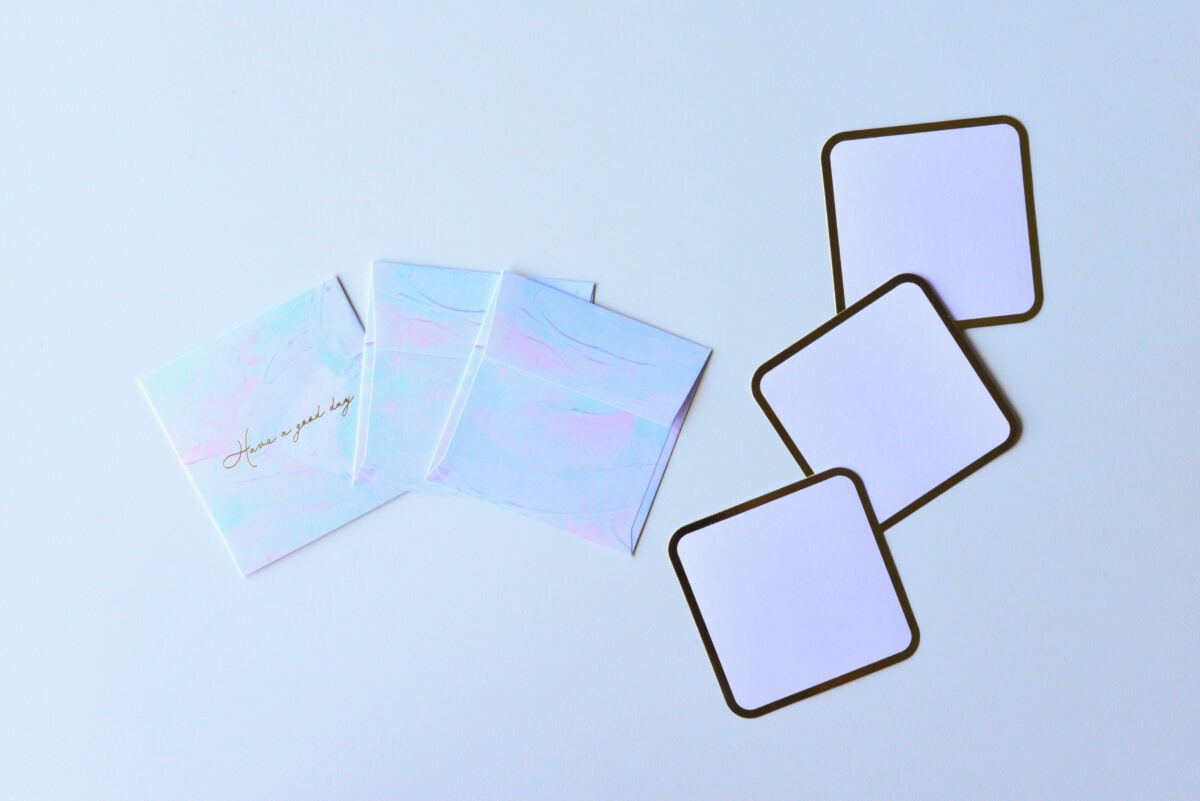 ダイソーのメッセージカードおしゃれな7選！色紙用のシール付きも紹介