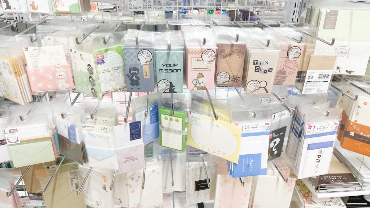 ダイソーのメッセージカードおしゃれな7選!色紙用のシール付きも紹介