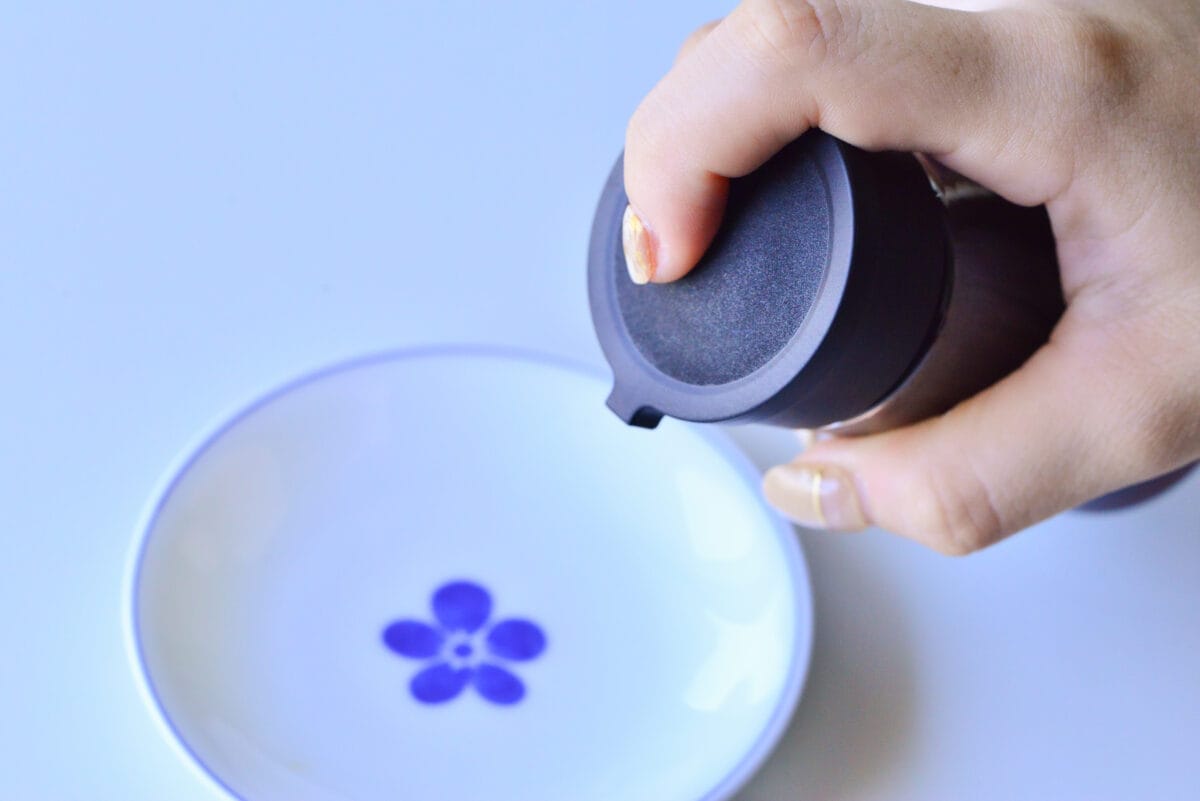 ダイソーの調味料入れがおすすめ!便利なワンタッチやキャンプ用も紹介