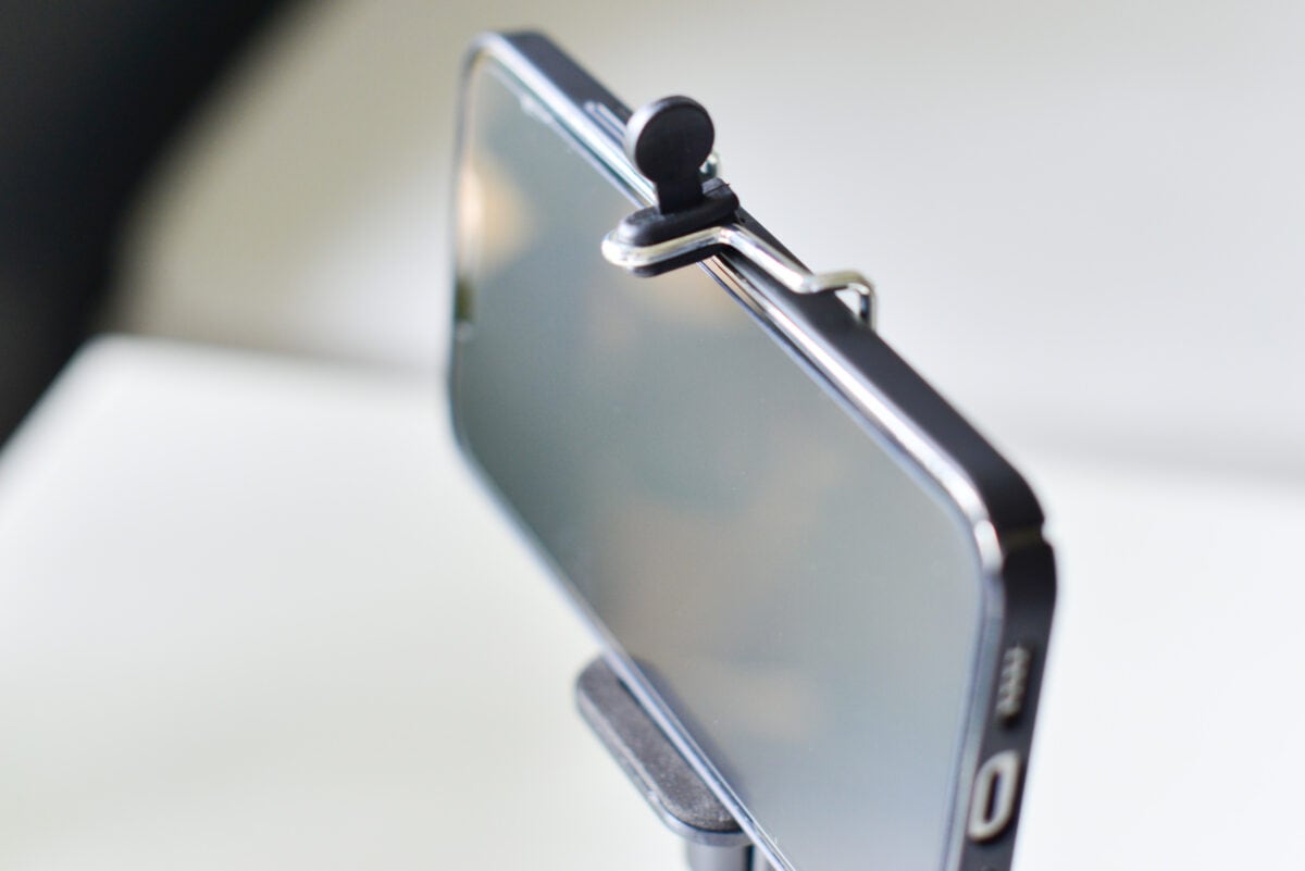 【ダイソー】スマホスタンドおすすめ6選！買って正解はコレ