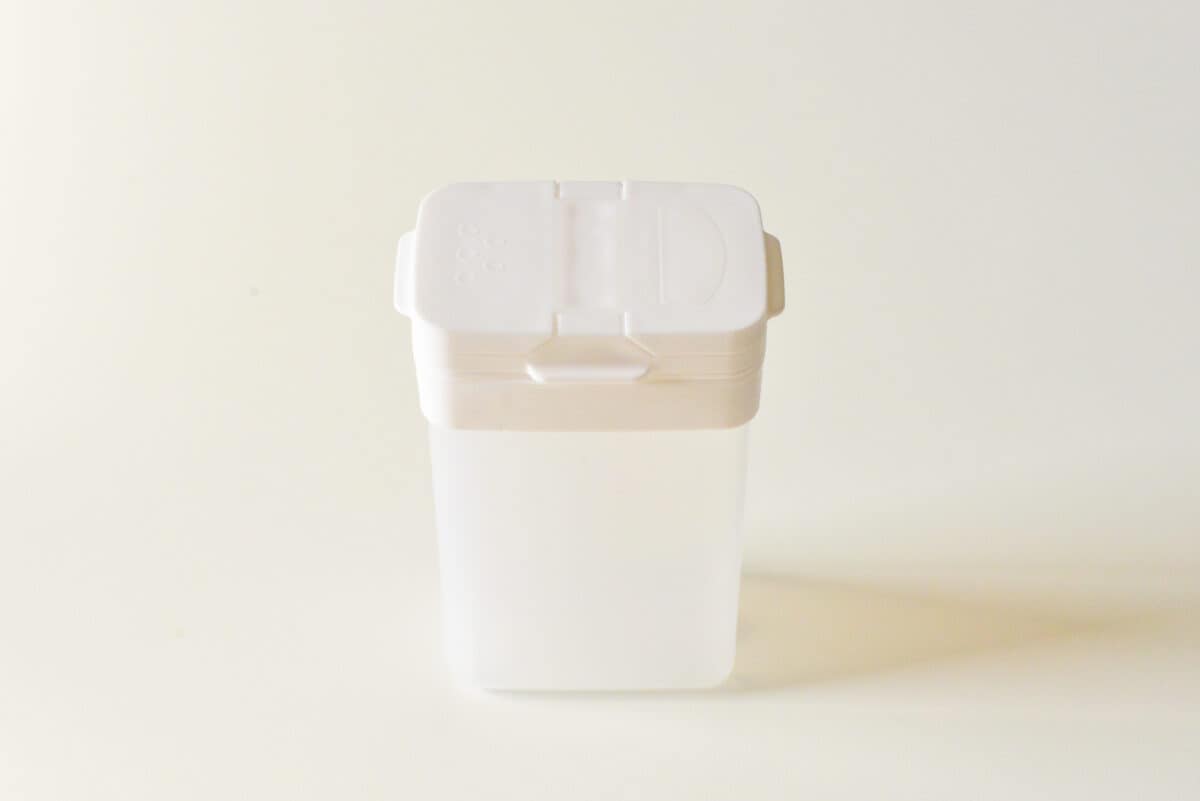 ダイソーの調味料入れがおすすめ！便利なワンタッチやキャンプ用も紹介