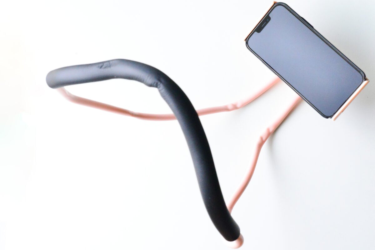 【ダイソー】スマホスタンドおすすめ6選!買って正解はコレ