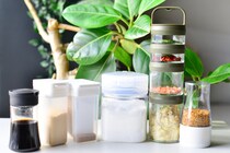 ダイソーの調味料入れがおすすめ！便利なワンタッチやキャンプ用も紹介