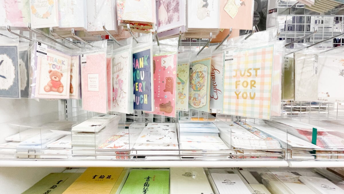 ダイソーのメッセージカードおしゃれな7選!色紙用のシール付きも紹介