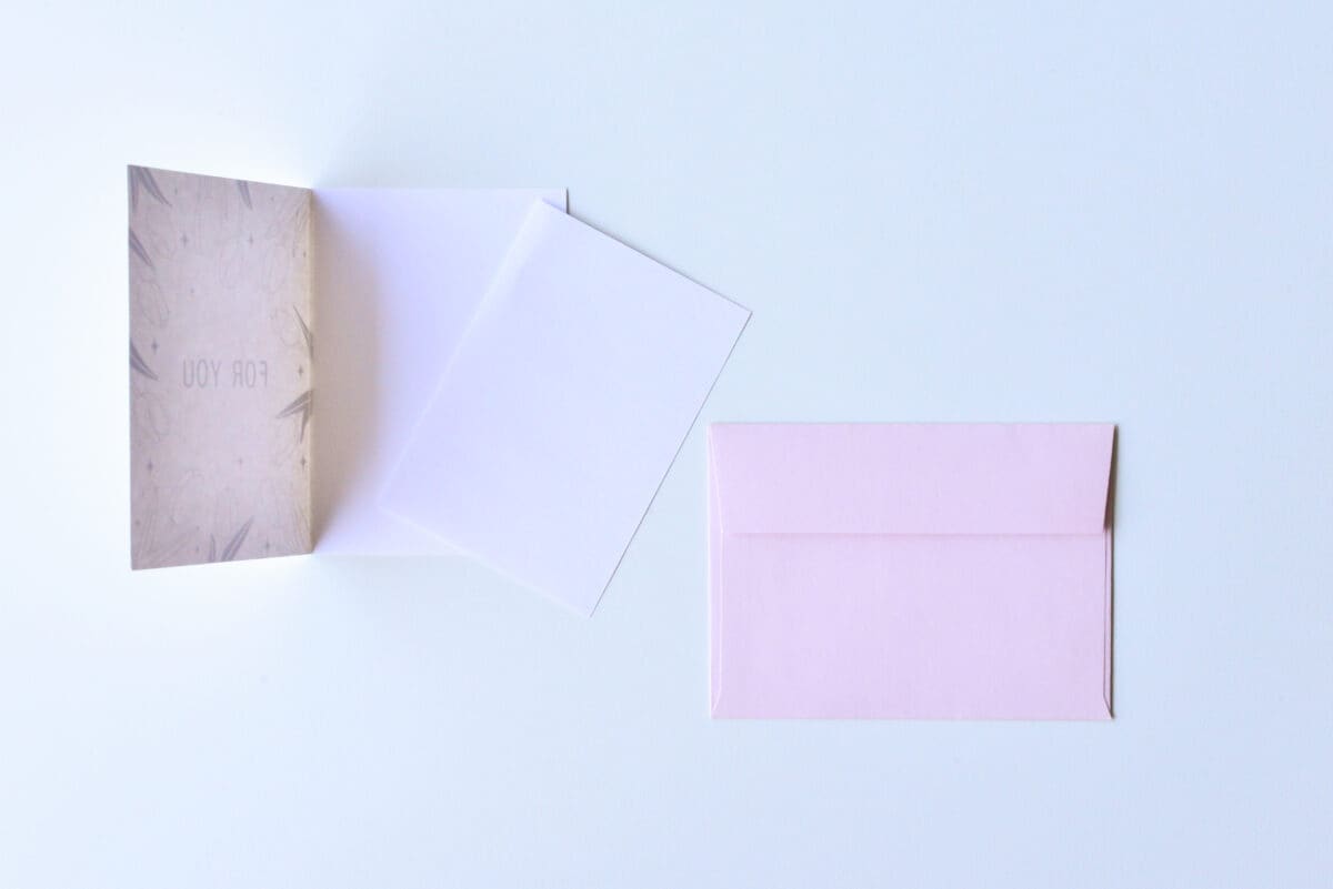 ダイソーのメッセージカードおしゃれな7選!色紙用のシール付きも紹介