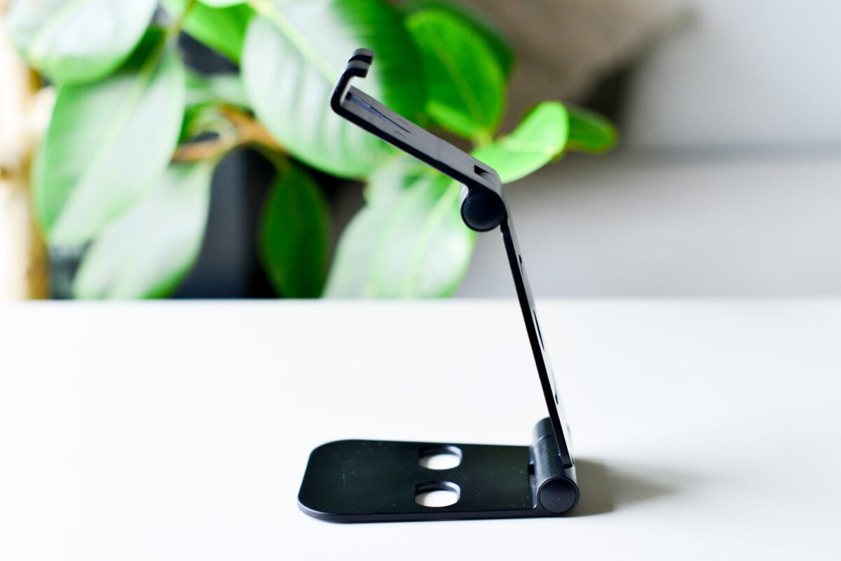 【ダイソー】スマホスタンドおすすめ6選!買って正解はコレ