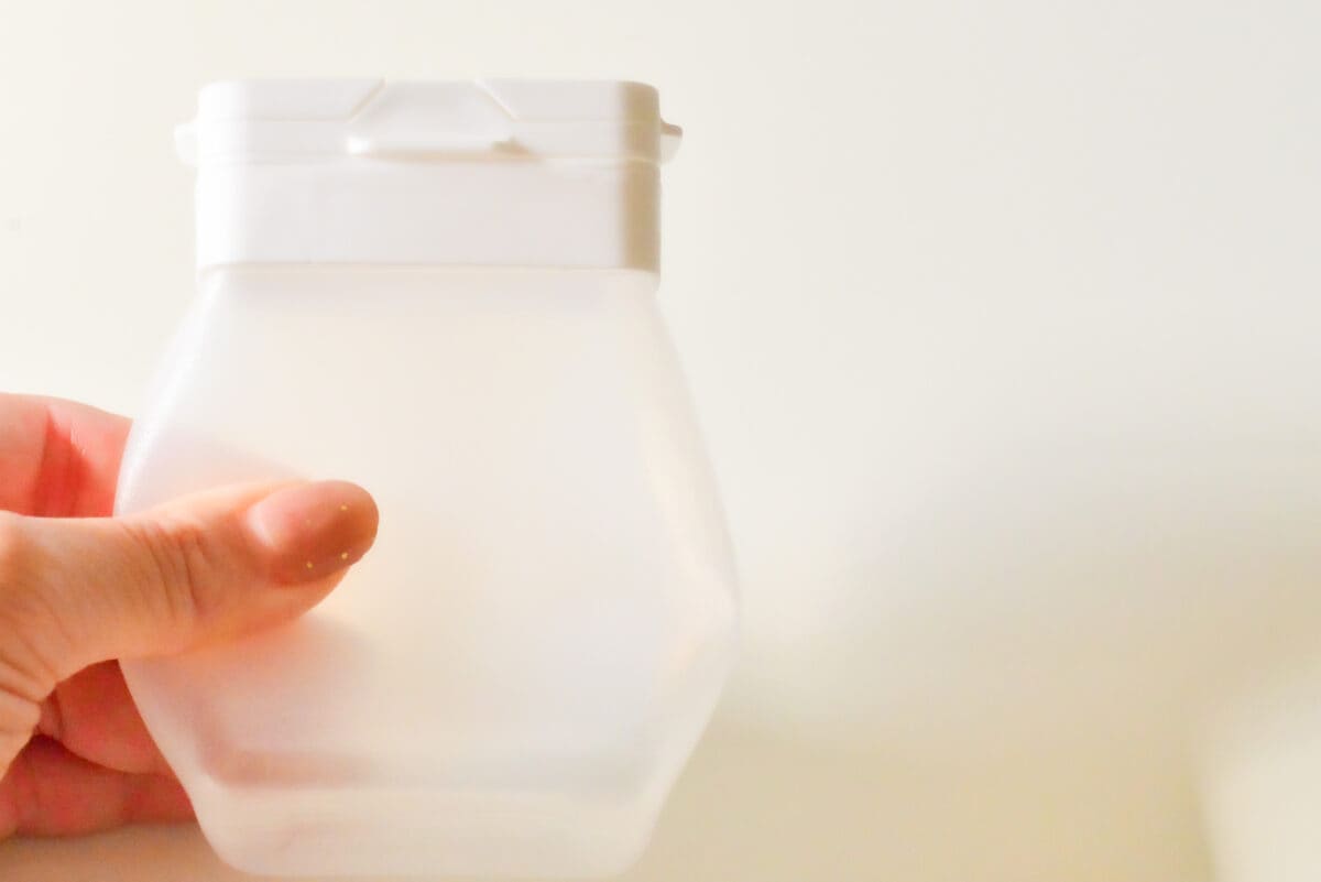 ダイソーの調味料入れがおすすめ!便利なワンタッチやキャンプ用も紹介