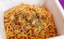 「スパイシー」「パンチ力抜群」【日清】『U.F.O.』新作はまさかの手羽先味!?