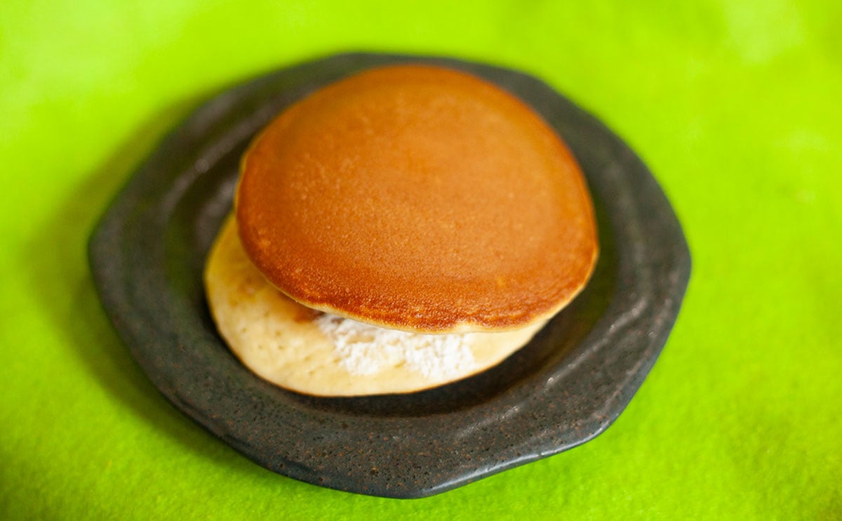 分厚くてうれしい。「うますぎる」と評判の【セブン】スイーツを食べてみた