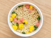 あっさり系の味わいにハマる！【ローソン】のカップ麺がシンプルにウマい