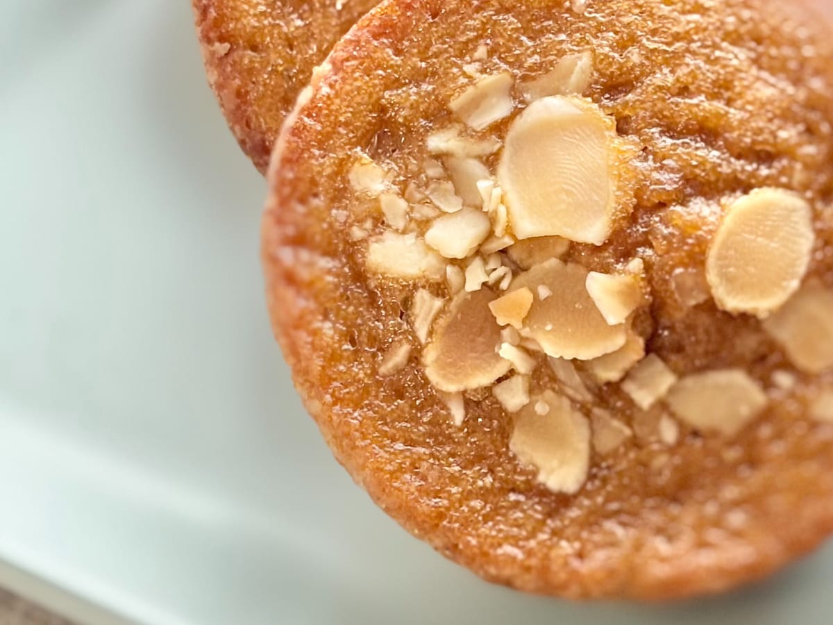 甘くて香ばしくて幸せ……♡【ファミマ】1個60円の新作ケーキが美味