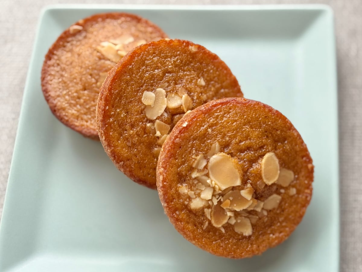 甘くて香ばしくて幸せ……♡【ファミマ】1個60円の新作ケーキが美味