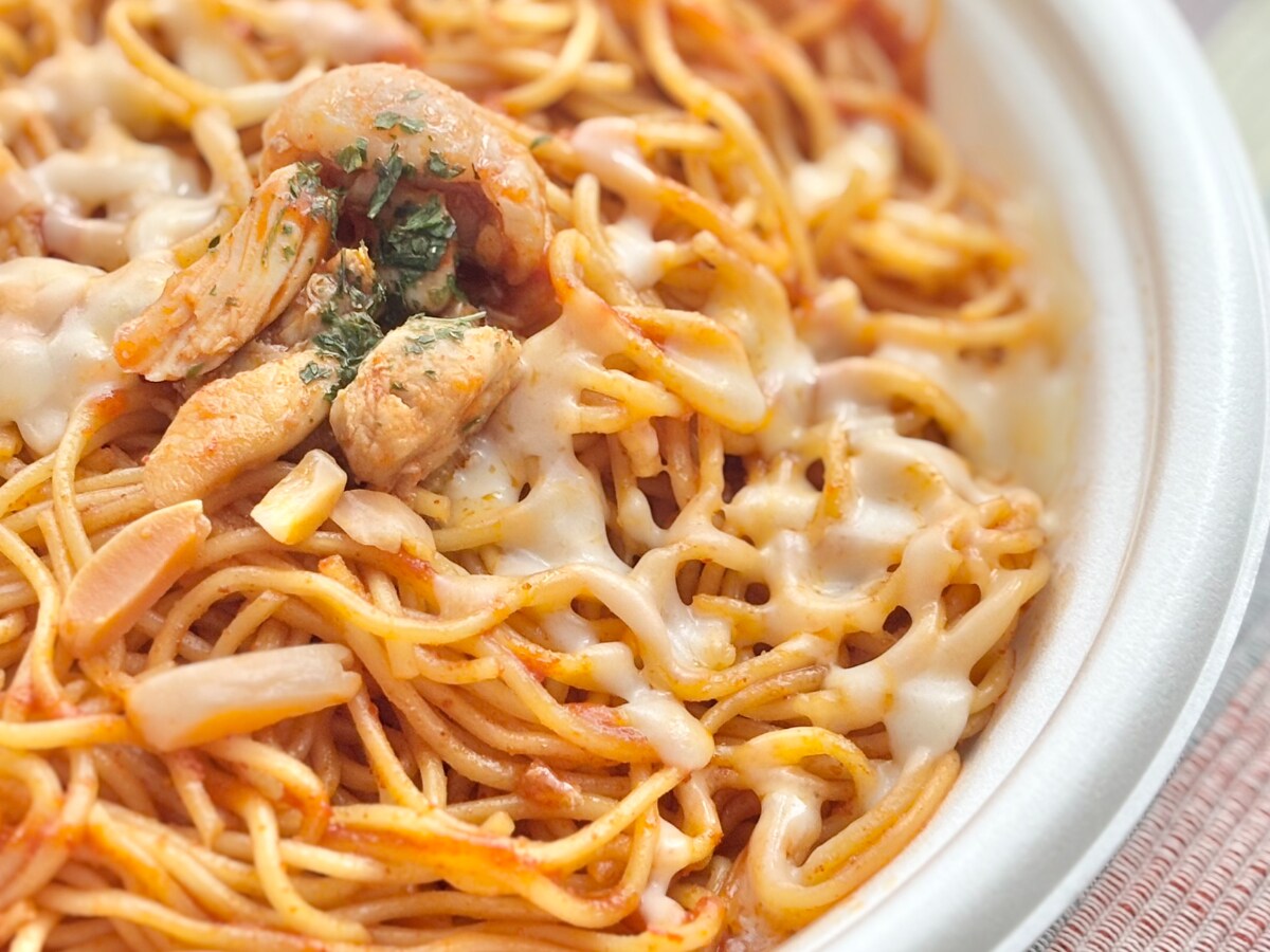 激辛？ちょうどいい？【ファミマ】「ずっと売って」の声も出る新作麺